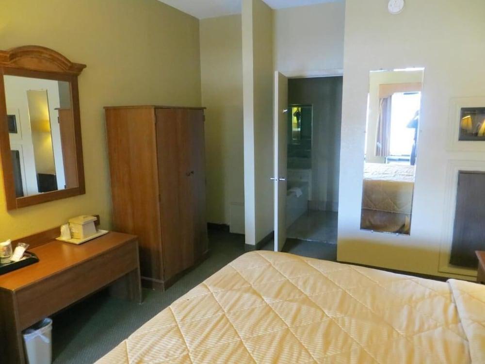 Fairview Inn & Suites Мобіл Екстер'єр фото