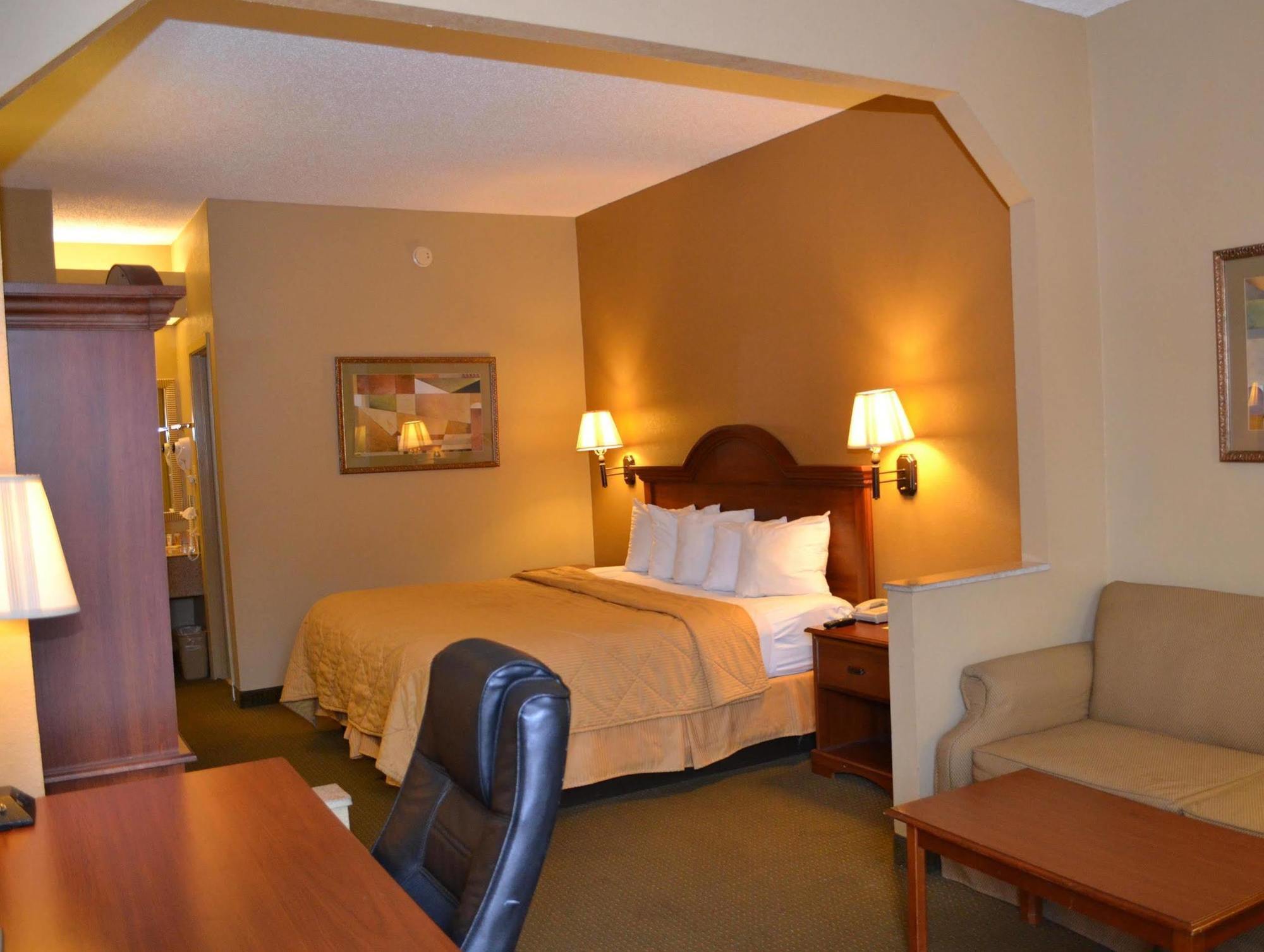 Fairview Inn & Suites Мобіл Екстер'єр фото
